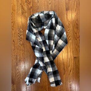 Gap black and white plaid scarf